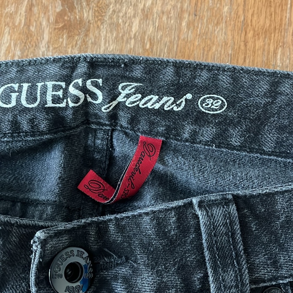 Guess - Picture 2 of 2